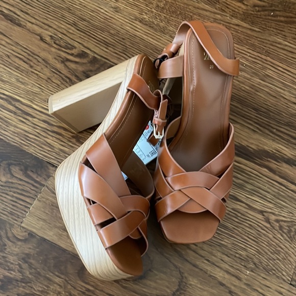 Zara women’s size 9 wood platform sandals - Picture 2 of 3
